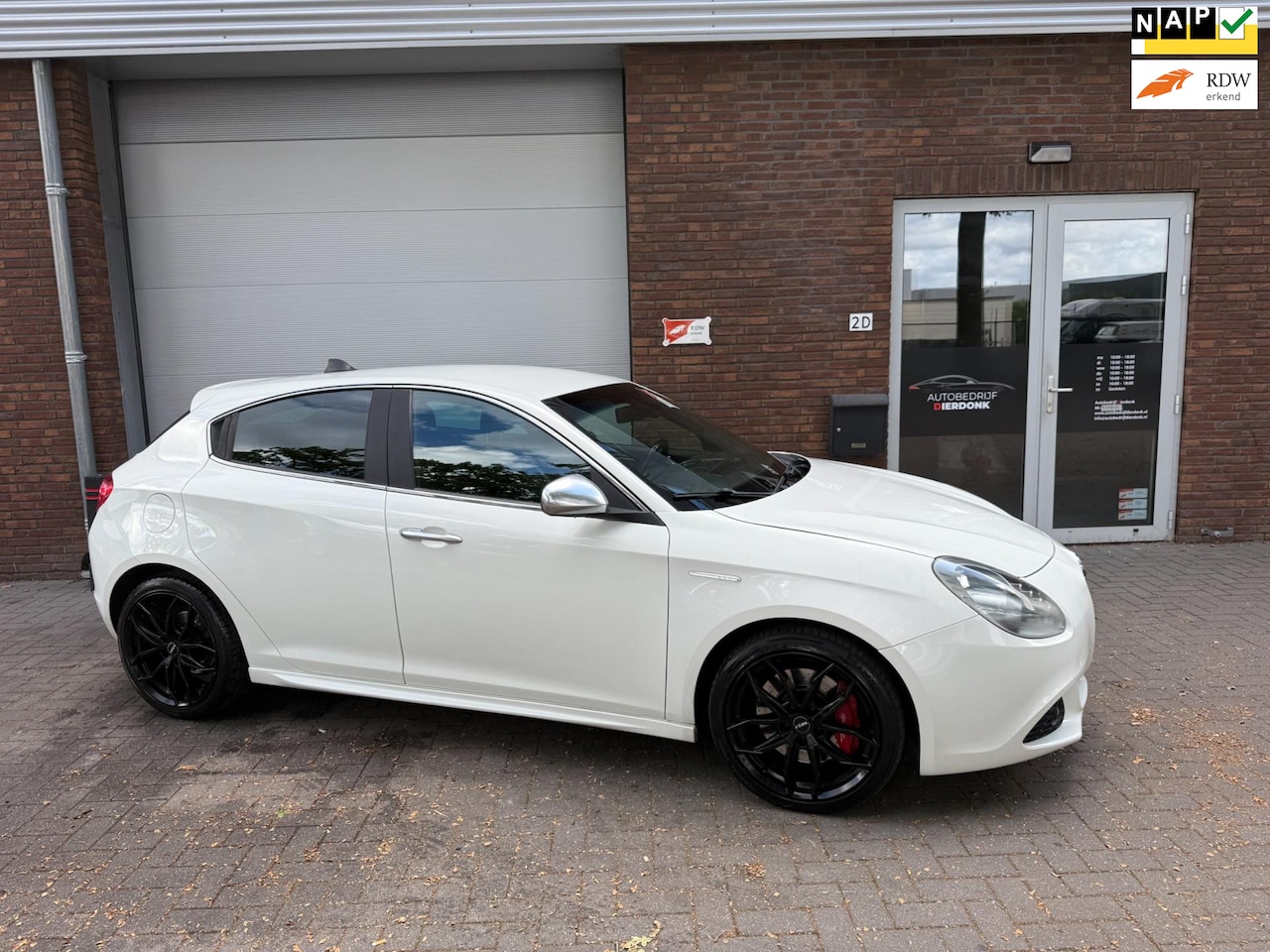 Alfa Romeo Giulietta - 1.4 T Business Executive|AIRCO|AUTOMAAT|APK NEW - AutoWereld.nl