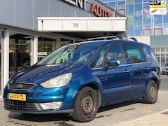 Ford Galaxy - 2.0-16V Ghia - 7 Persoons