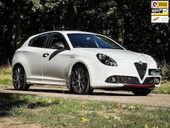 Alfa Romeo Giulietta - 1.750 Turbo Veloce | Clima | Cruise | Navi | Xenon | Sportstoelen | Leder/Alcantara |