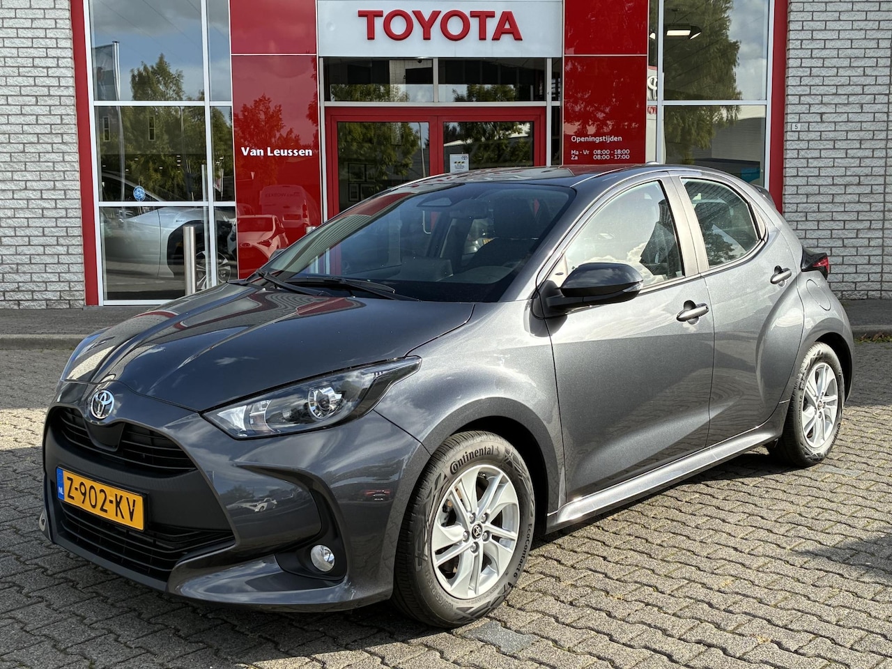 Toyota Yaris - 1.5 HYBRID 115 CLIMA APPLE/ANDROID CAMERA BLUETOOTH AD-CRUISE LM-VELGEN NL-AUTO - AutoWereld.nl