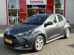 Toyota Yaris - HYBRID 115 CLIMA APPLE/ANDROID CAMERA BLUETOOTH AD-CRUISE LM-VELGEN NL-AUTO