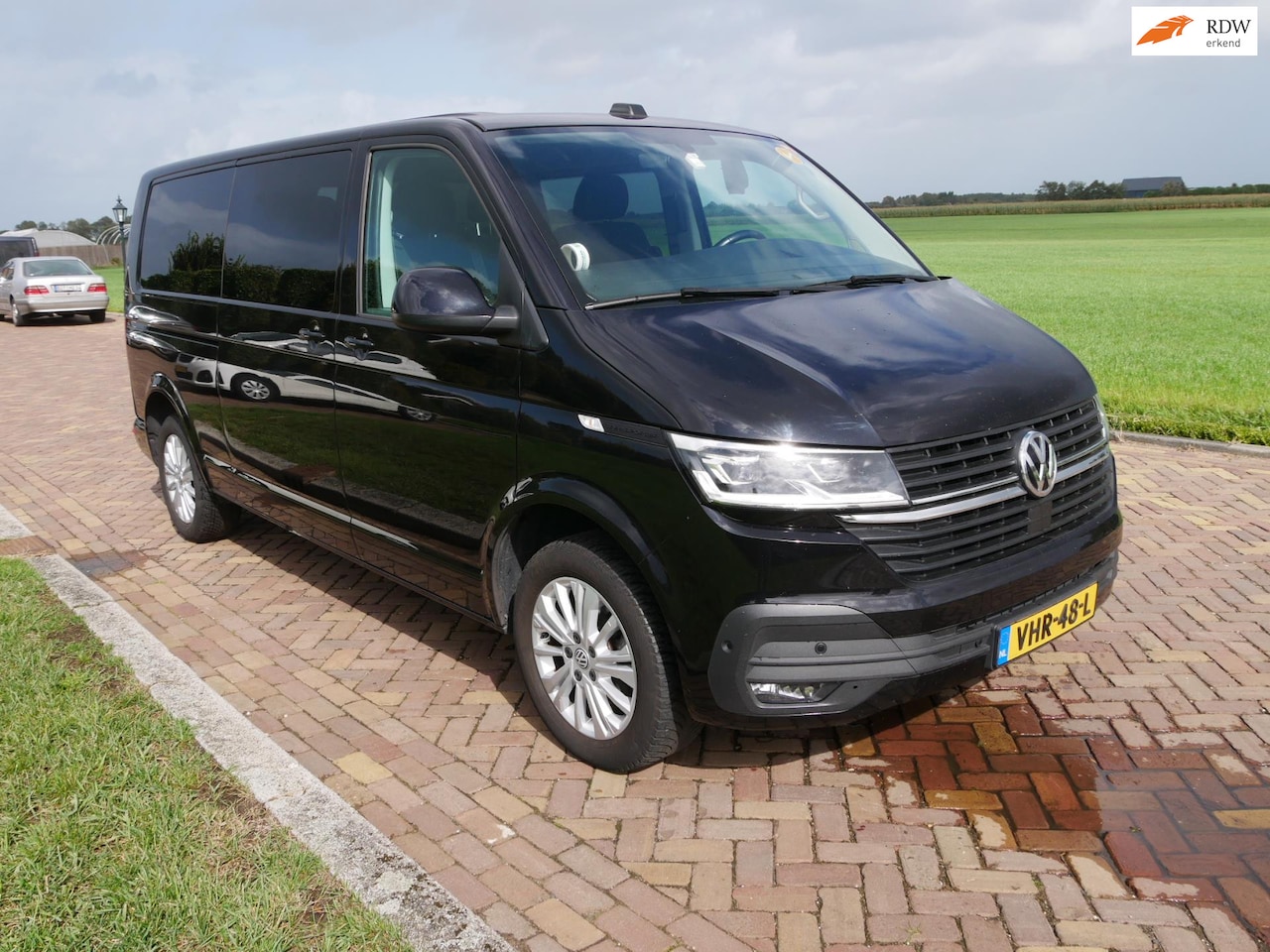Volkswagen Transporter - 2.0 TDI L2H1 110kW DSG DUBB CAB AC LED ALU ** 16999 EX BTW ** - AutoWereld.nl
