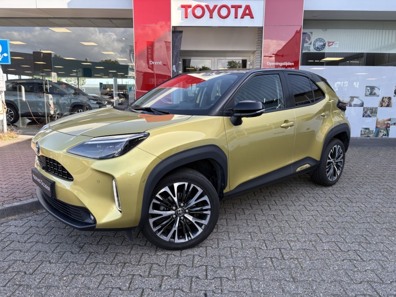 Toyota Yaris Cross - Yaris Cross 1.5 115 Hybrid Executive | Panoramadak | HUD | - AutoWereld.nl