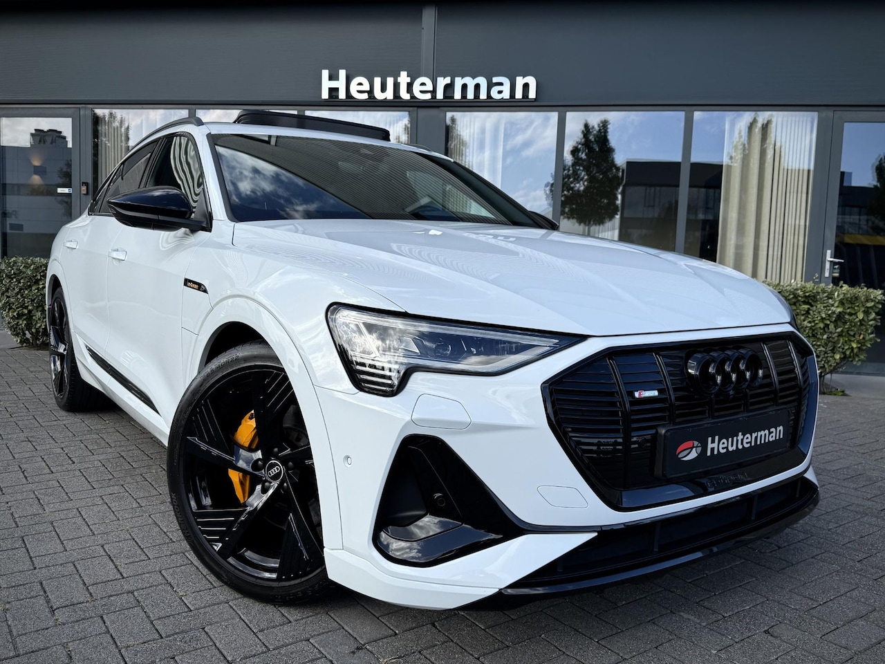 Audi e-tron Sportback - 50 Quattro S Line RS zetels/ Pano/ B&O/ Trekhaak - AutoWereld.nl