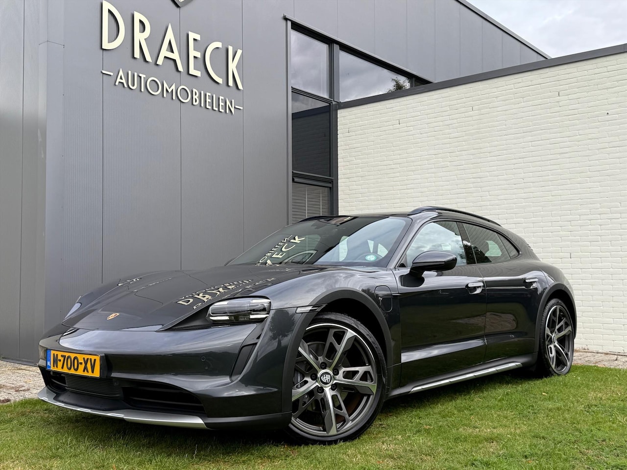 Porsche Taycan Cross Turismo - 4 93kWh Panor SportChr Bose - AutoWereld.nl