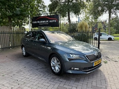 Skoda Superb Combi - 1.6 TDI Style Business Xenon Clima Camera Trekh Dealer Ond