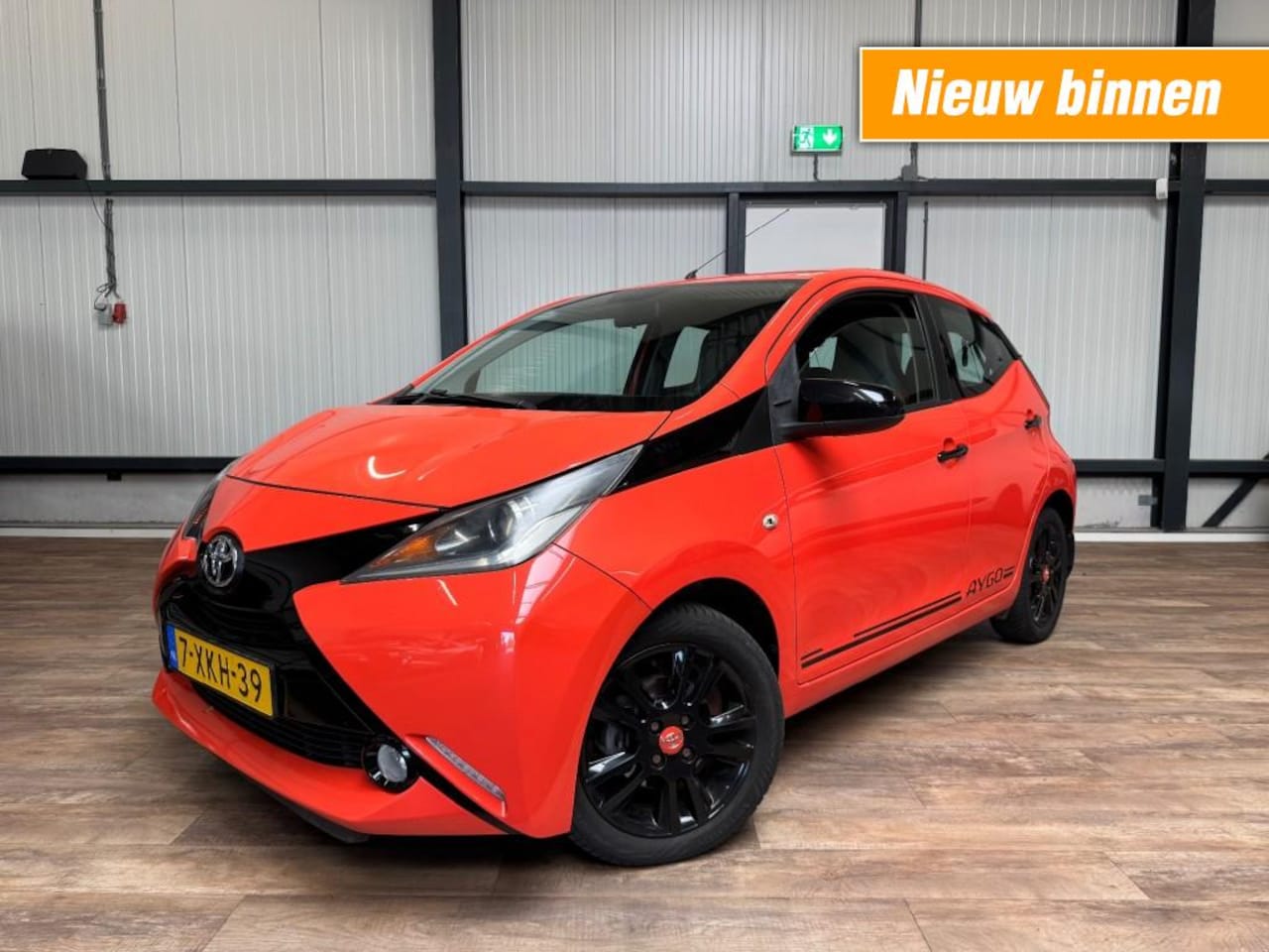 Toyota Aygo - 1.0 VVT-i x-cite/ Airco / Camera / Bluetooth / 5drs / LM Velgen - AutoWereld.nl