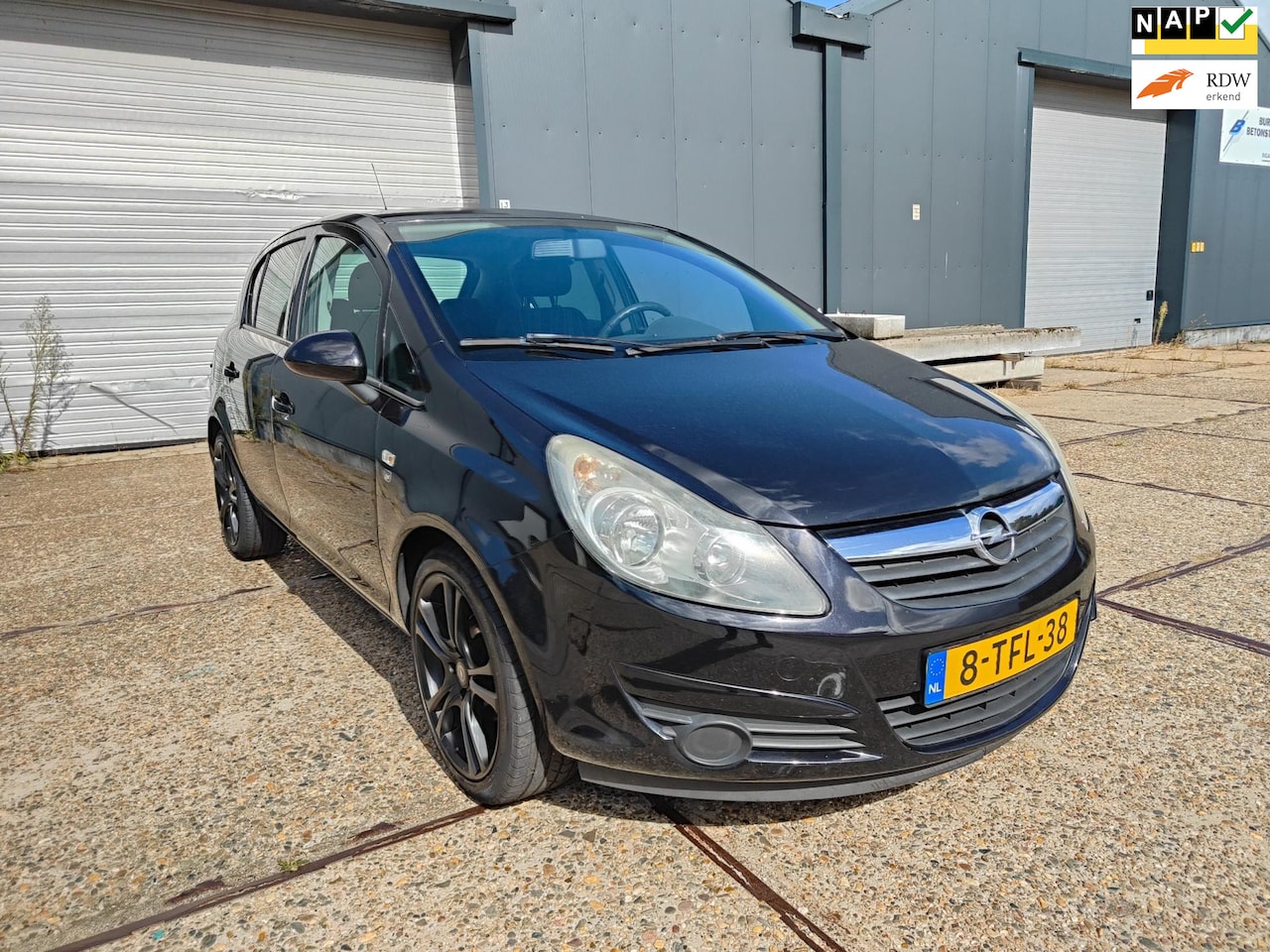 Opel Corsa - 1.2-16V '111' Edition 1.2-16V '111' Edition - AutoWereld.nl