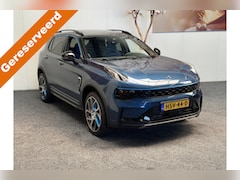 Lynk & Co 01 - 1.5 ZWARTE HEMEL 50 STUKS OP VOORRAAD VOL OPTIES 360 CAMERA ADAPTIVE CRUISE CONTROL PANORA