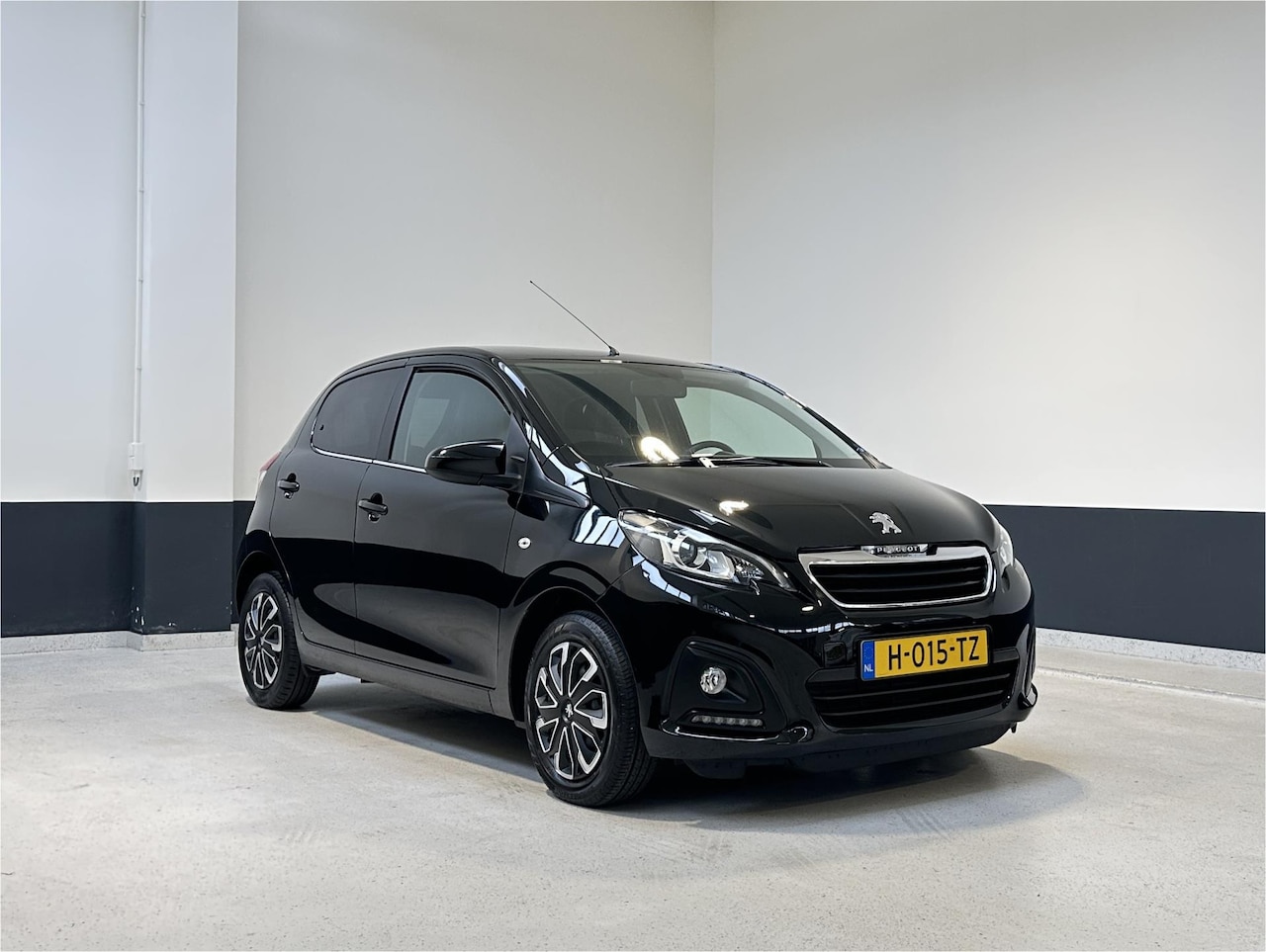 Peugeot 108 - 1.0 e-VTi Active | NL | LED | 5-DRS | Bluetooth | Airco | CV | 2 Eig | - AutoWereld.nl