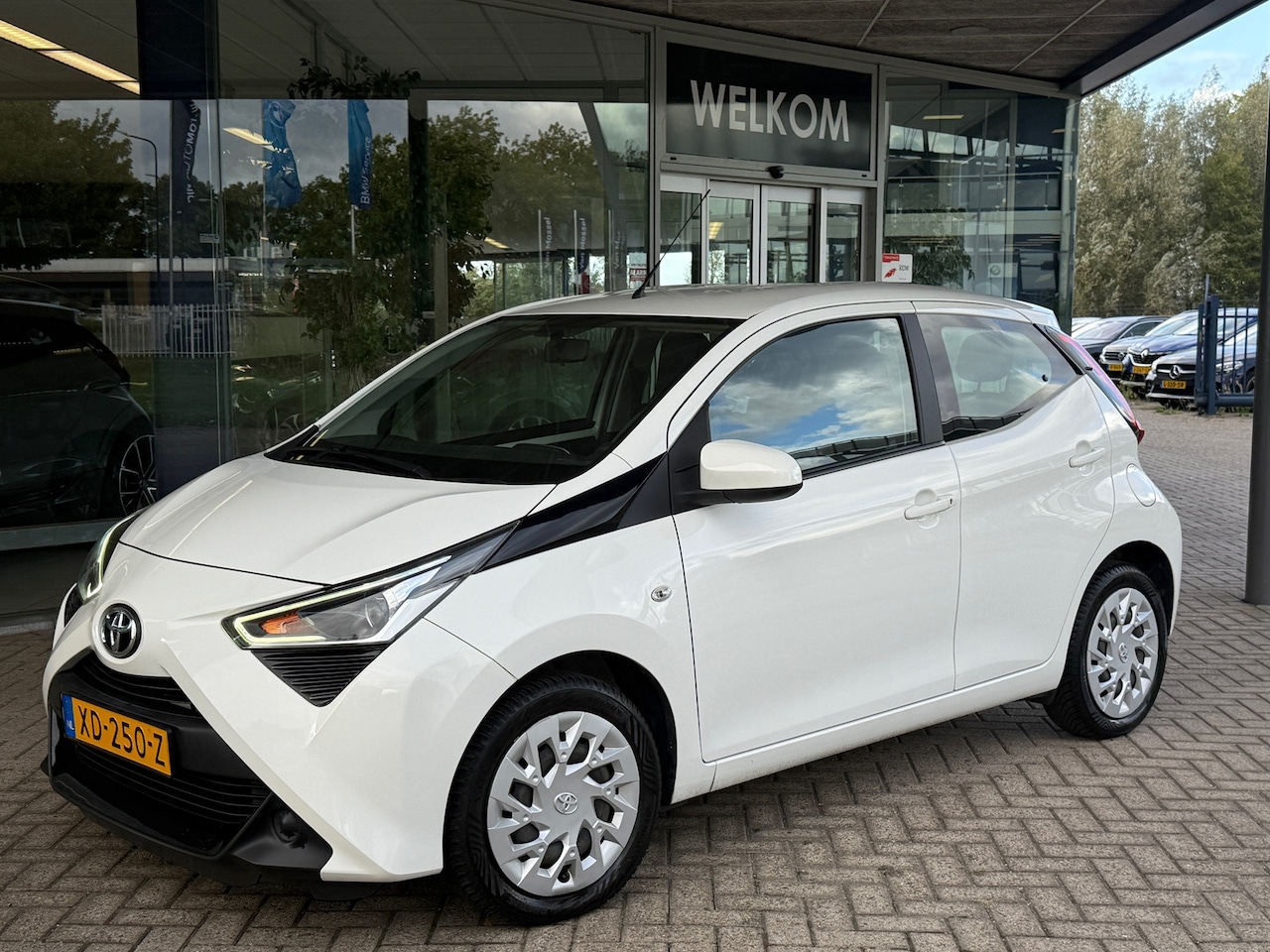 Toyota Aygo - 1.0 VVT-i x-play Navi Camera Cruise Dealer onderhouden - AutoWereld.nl