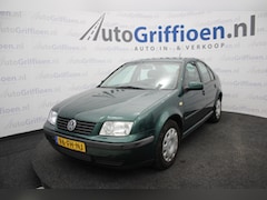 Volkswagen Bora - 1.4-16V Trendline nette sedan met trekhaak