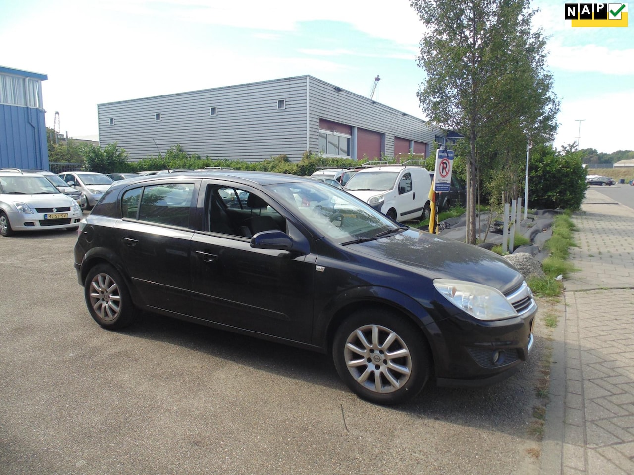 Opel Astra - 1.6 Temptation MET AIRCO 2008 - AutoWereld.nl