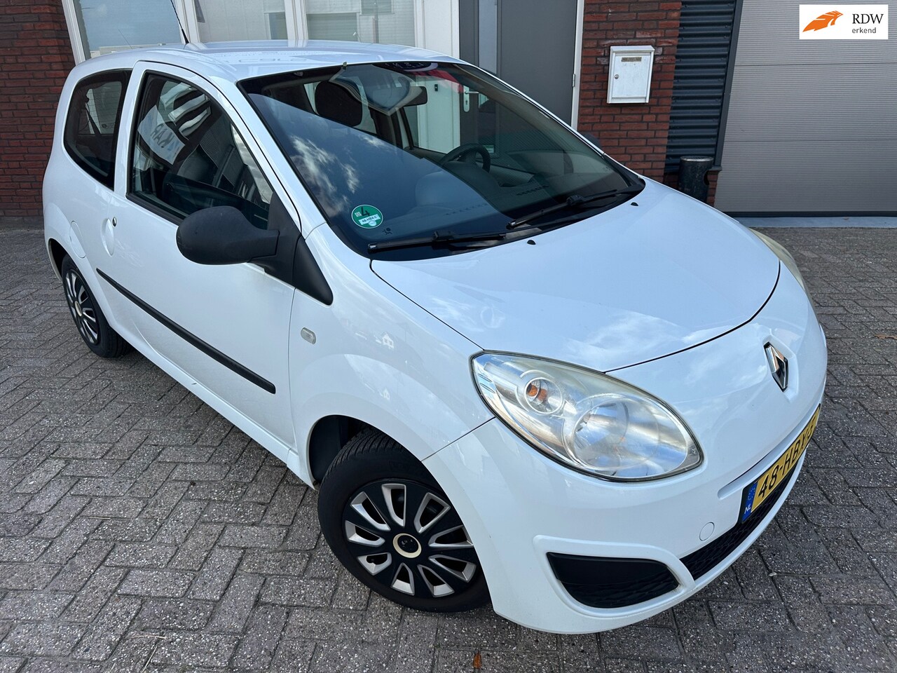 Renault Twingo - 1.2 Acces / NAP - AutoWereld.nl