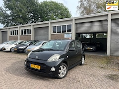 Daihatsu Sirion 2 - 1.3-16V Comfort Airco, Centrale Verg. NAP Nieuwe APK