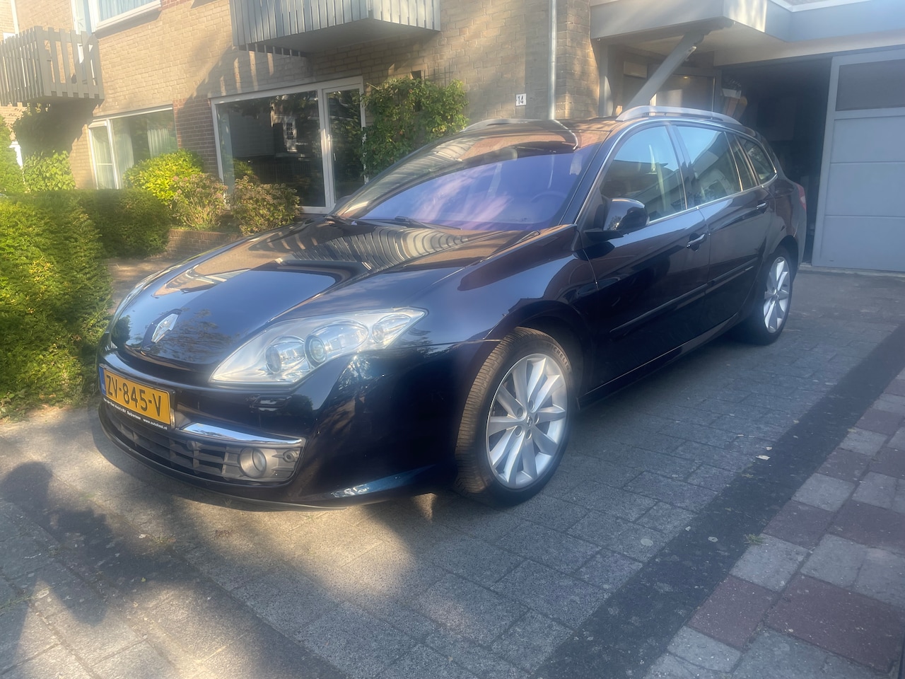 Renault Laguna Estate - 2.0 16V T Initiale - AutoWereld.nl
