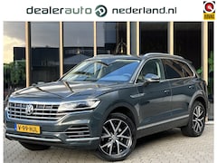 Volkswagen Touareg - 3.0 V6 | Grijs kenteken | Luchtvering | Trekhaak | Camera |