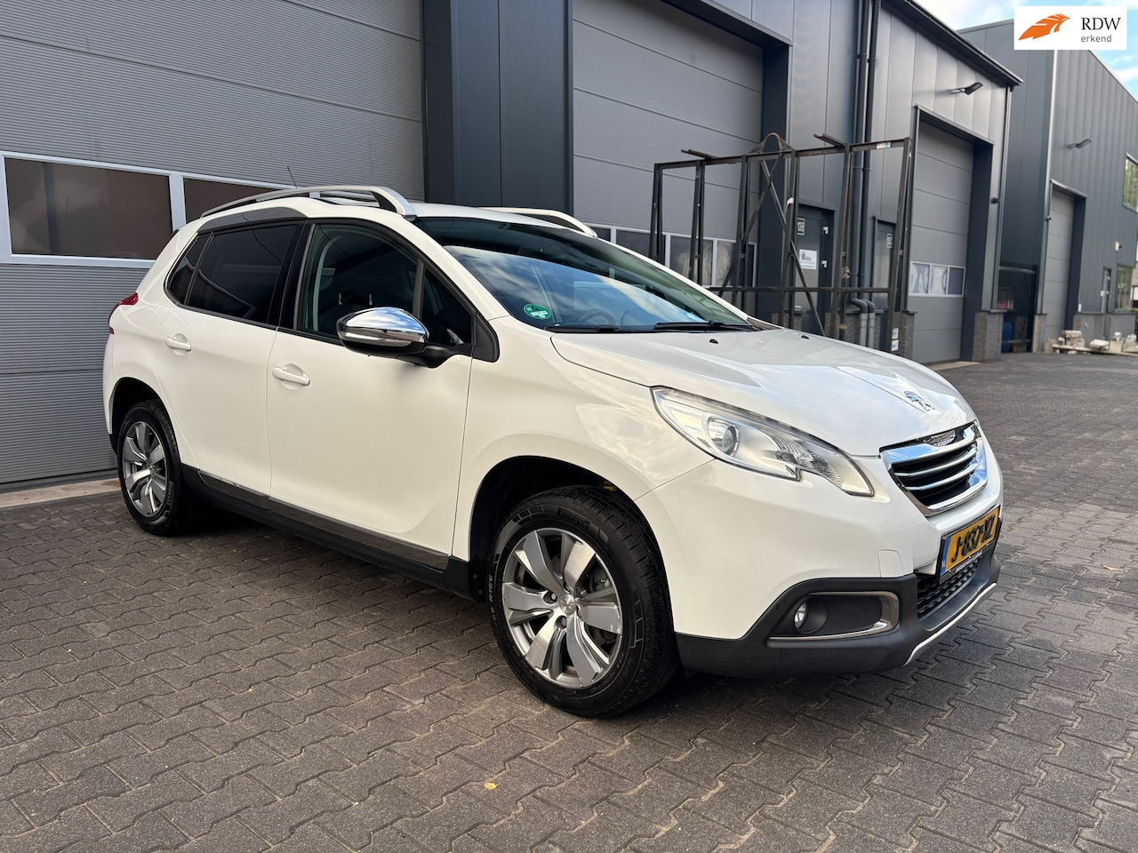 Peugeot 2008 - 1.2 PureTech Allure 5DRS|NAVI|Clima|Parkeersensoren|Cruise Controle|Nieuwe APK - AutoWereld.nl