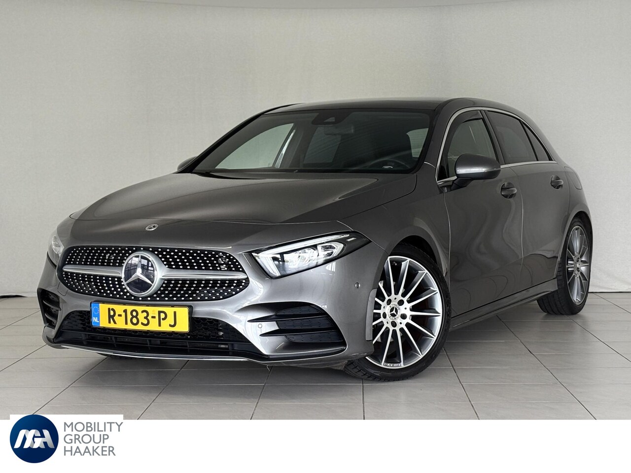 Mercedes-Benz A-klasse - 180 Premium Plus | Panoramadak | Apple-Android | Stoelverwarming - AutoWereld.nl