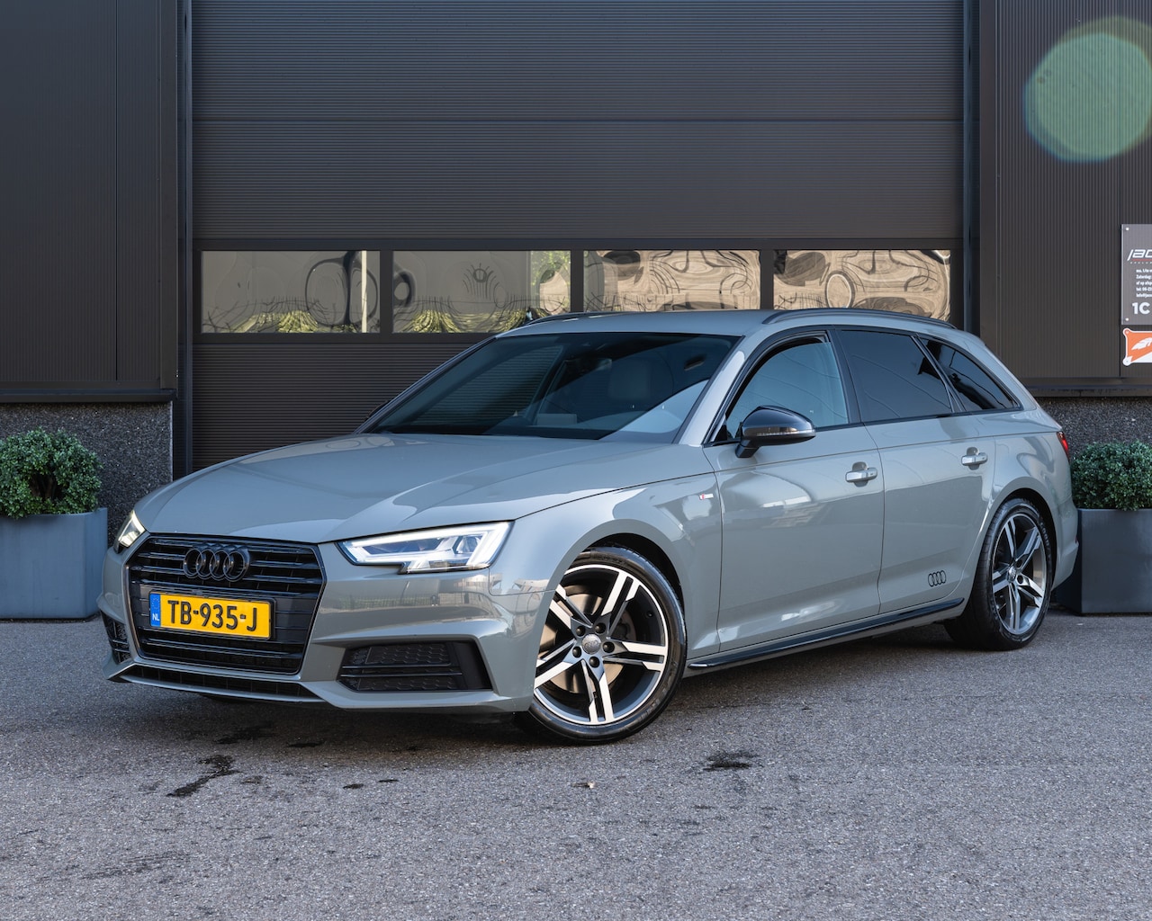 Audi A4 Avant - 2.0 TDI Sport 2x S-line | Black Edition | Leder | Virtual | Camera | Bose | Lane & Side As - AutoWereld.nl