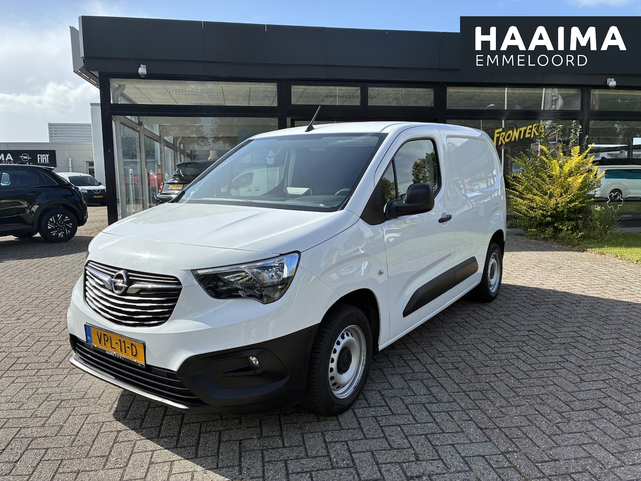 Opel Combo - 1.5 Turbo 102Pk L1H1 Edition | Airco | Navigatie | Betimmering | Parkpilot | Cruise contro - AutoWereld.nl