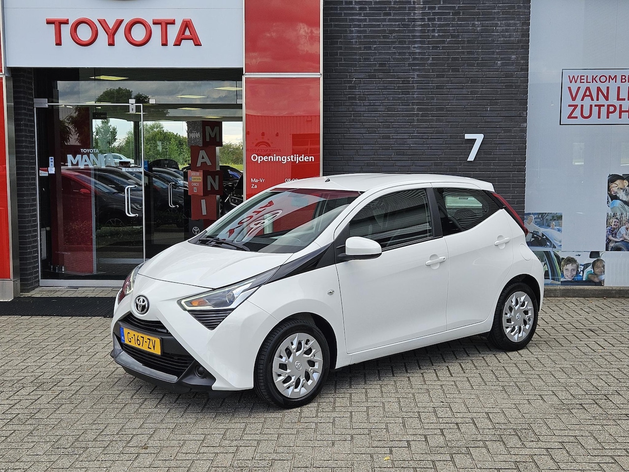 Toyota Aygo X - X-PLAY LIMITED AIRCO APPLE/ANDROID CAMERA - AutoWereld.nl