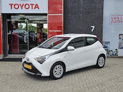 Toyota Aygo X - X-PLAY LIMITED AIRCO APPLE/ANDROID CAMERA