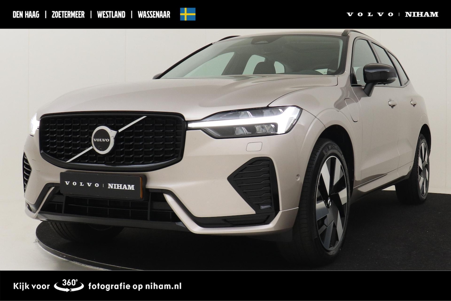 Volvo XC60 - T6 PLUG-IN HYBRID AWD ULTRA DARK -PANO.DAK|HEAD-UP DISP.|360°CAM|TREKHAAK|HK-AUDIO - AutoWereld.nl
