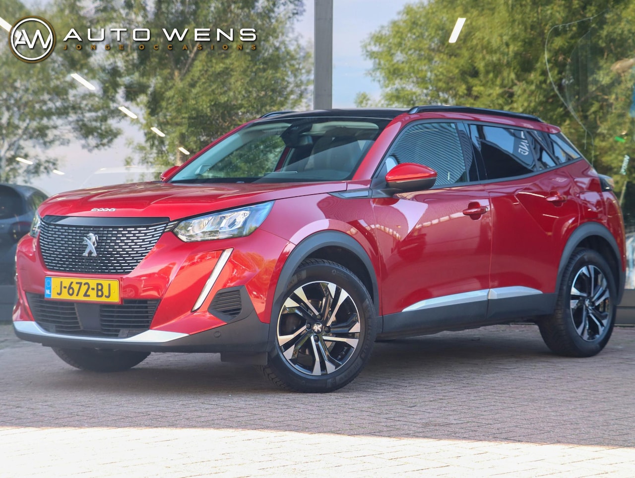 Peugeot 2008 - 1.2 PureTech Allure 130PK | Panodak | Keyless | Trekhaak - AutoWereld.nl