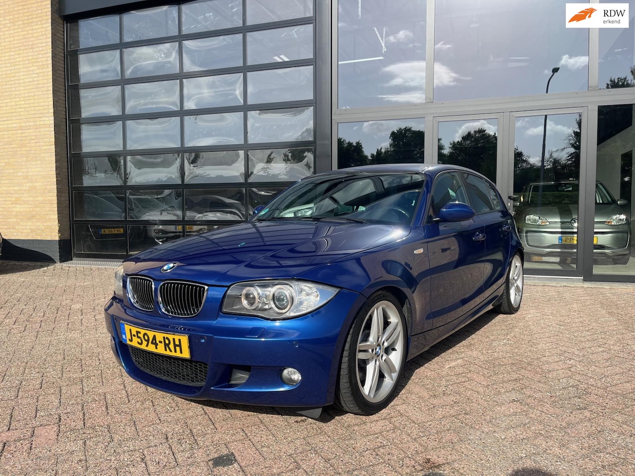 BMW 1-serie - 130i High Executive 130i High Executive, M-SPORT - AutoWereld.nl