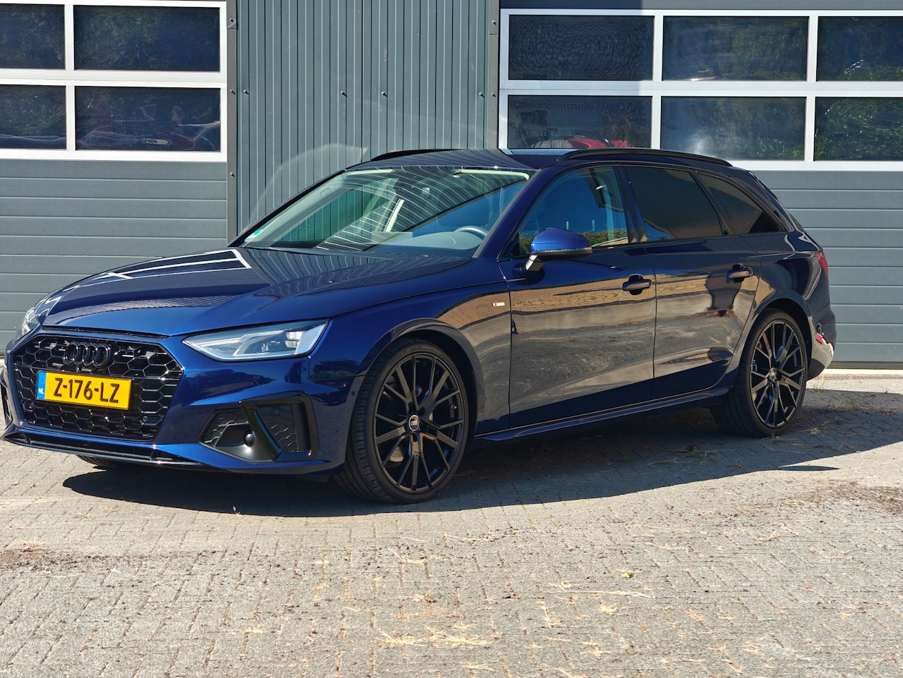 Audi A4 Avant - 2.0 TFSIe S-LINE BLACK RS VELGEN VIRTUAL DISPLAY NIEUWSTAAT - AutoWereld.nl
