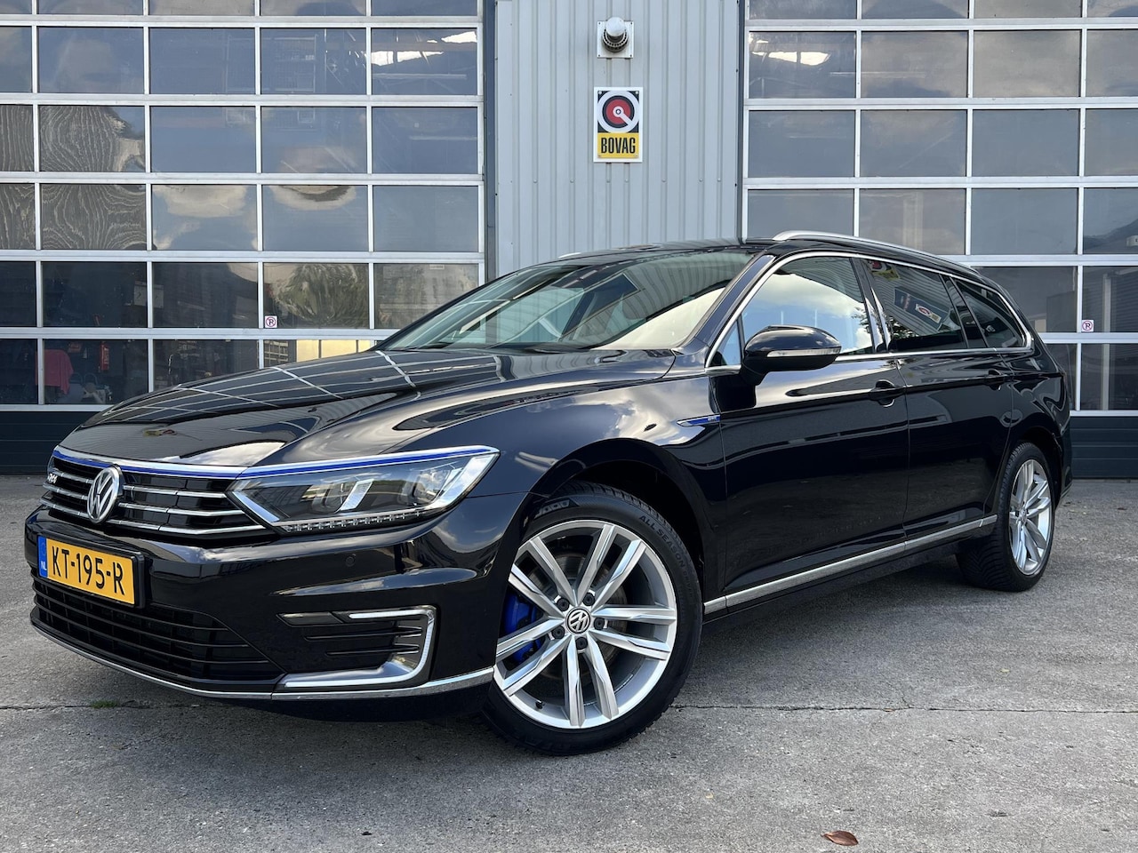 Volkswagen Passat Variant - 1.4 TSI GTE Connected Series Plus PANO-DAK Trekhaak Stoelverw. - AutoWereld.nl