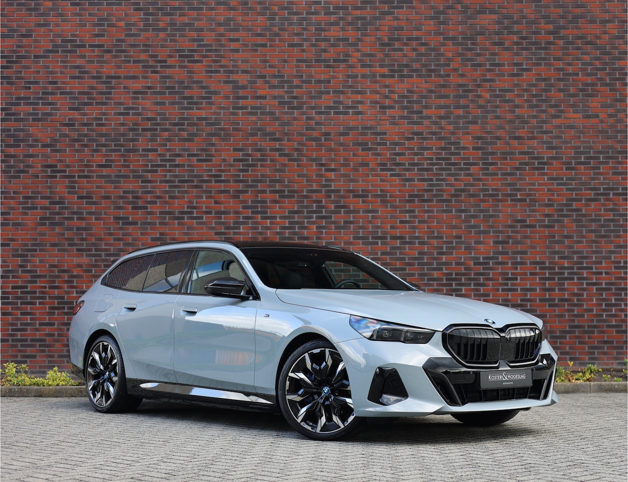 BMW 5-serie Touring - 550e xDrive | Brooklyn - M Sport Pro - AutoWereld.nl