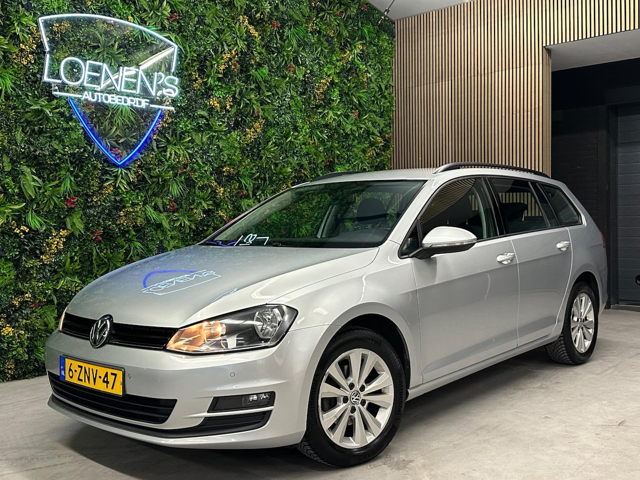 Volkswagen Golf Variant - 1.2 TSI Comfortline DSG / Cruise / Navi / Parkeersensoren - AutoWereld.nl
