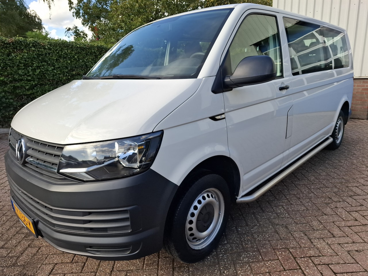 Volkswagen Transporter Kombi - 2.0TSI L2H1 25950.- INCL BTW 9-PERSOONS BENZINE 150PK - AutoWereld.nl