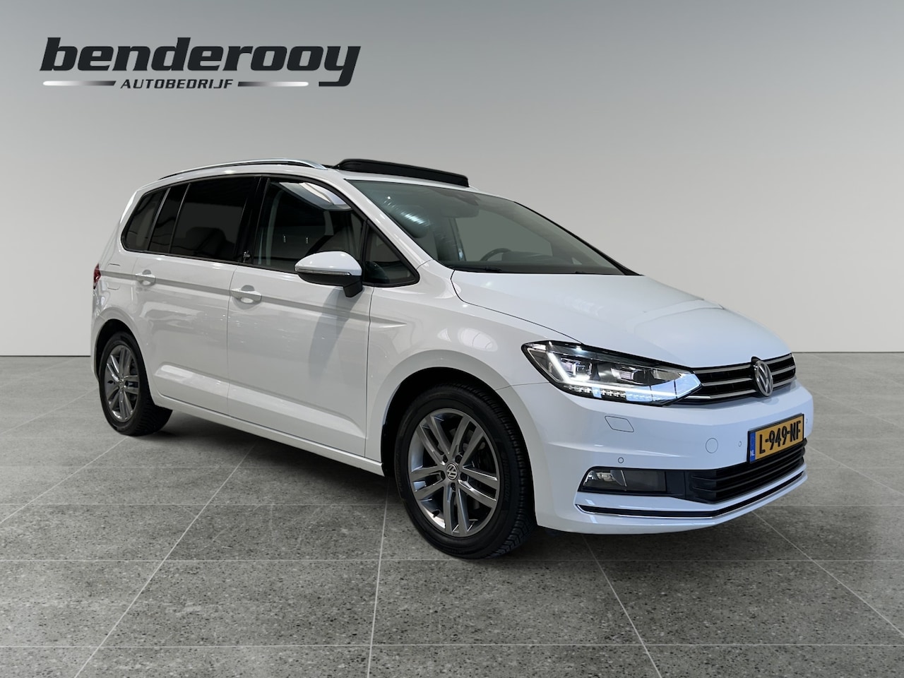 Volkswagen Touran - 7p 1.4 TSI 150pk DSG Highline | Pano dak | Trekhaak - AutoWereld.nl