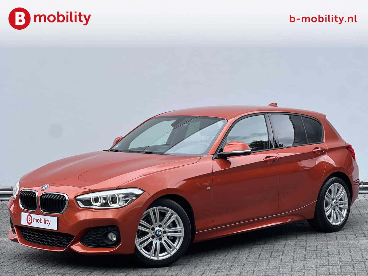 BMW 1-serie - 120i High Executive M-Sport Apple CarPlay | Leer | Led Koplampen | Sportstoelen - AutoWereld.nl