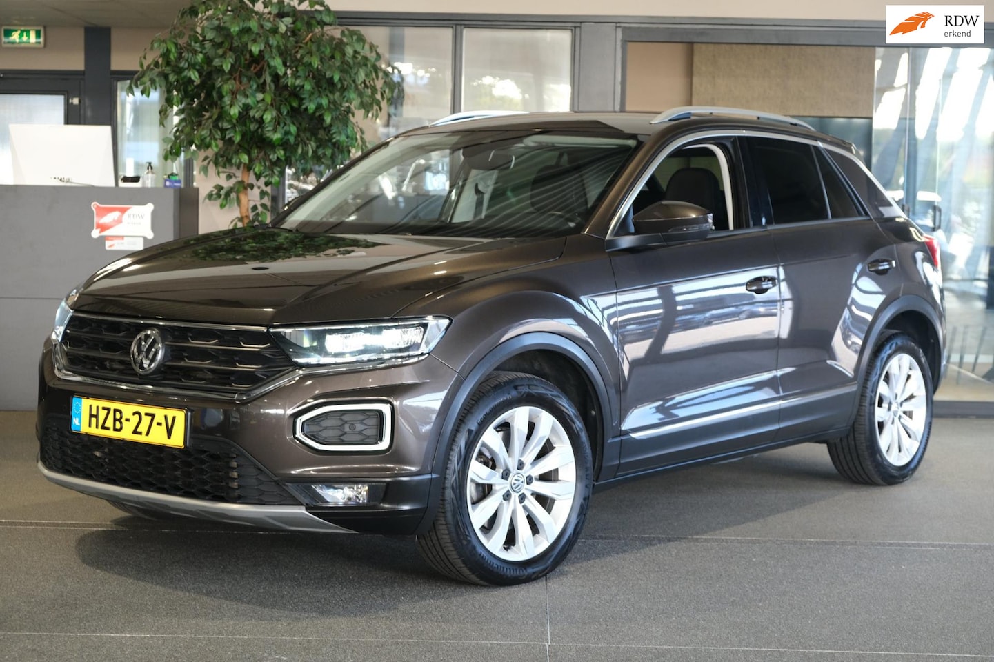 Volkswagen T-Roc - 2.0 TSI 4Motion DSG 190 PK Navi Virtual Led Pdc Acc - AutoWereld.nl