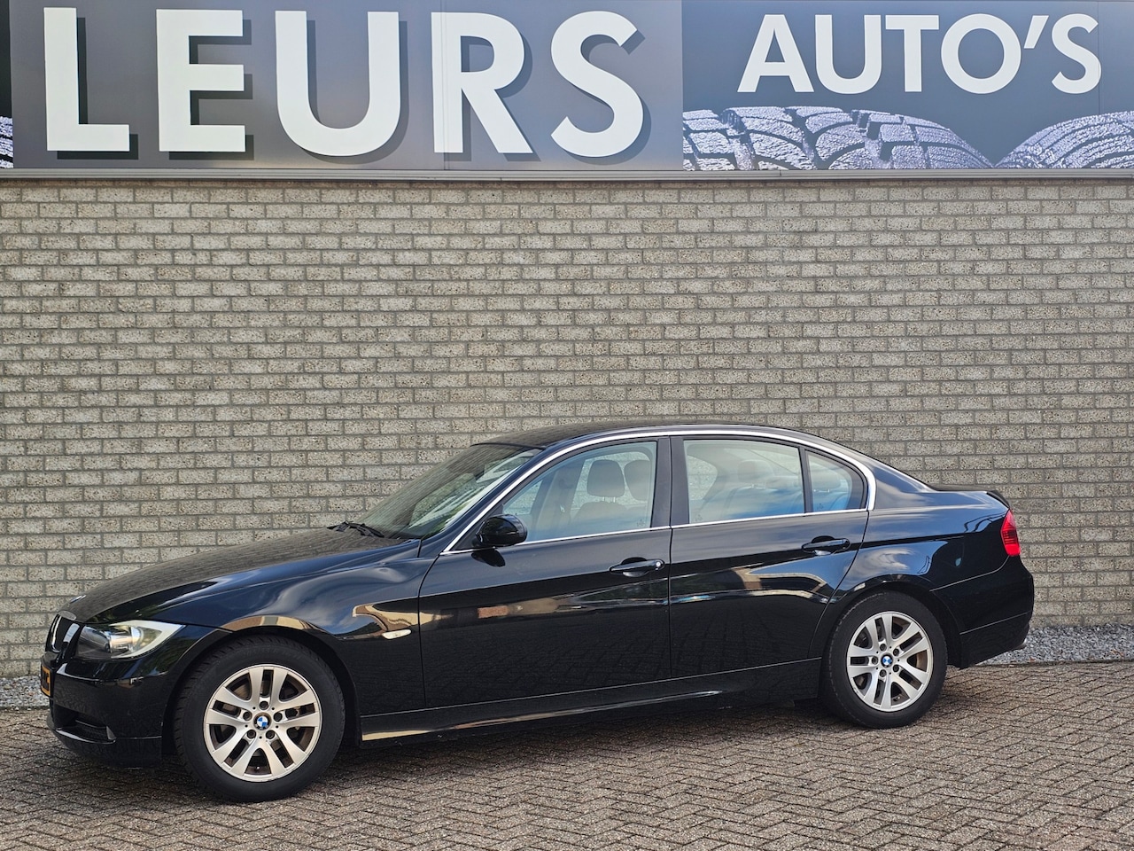 BMW 3-serie - 318i 318i - AutoWereld.nl
