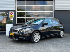 Peugeot 308 - 1.2 Blue Executive, Bluetooth, CarPlay, Cruise, Pano, Navi, PDC