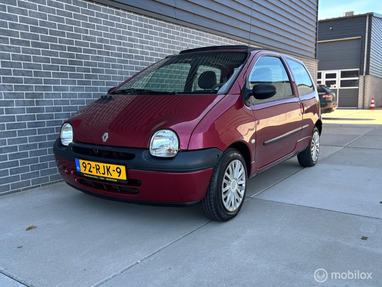 Renault Twingo - 1.2 Paris Nieuwe APK Vouwdak Electrische Ramen - AutoWereld.nl
