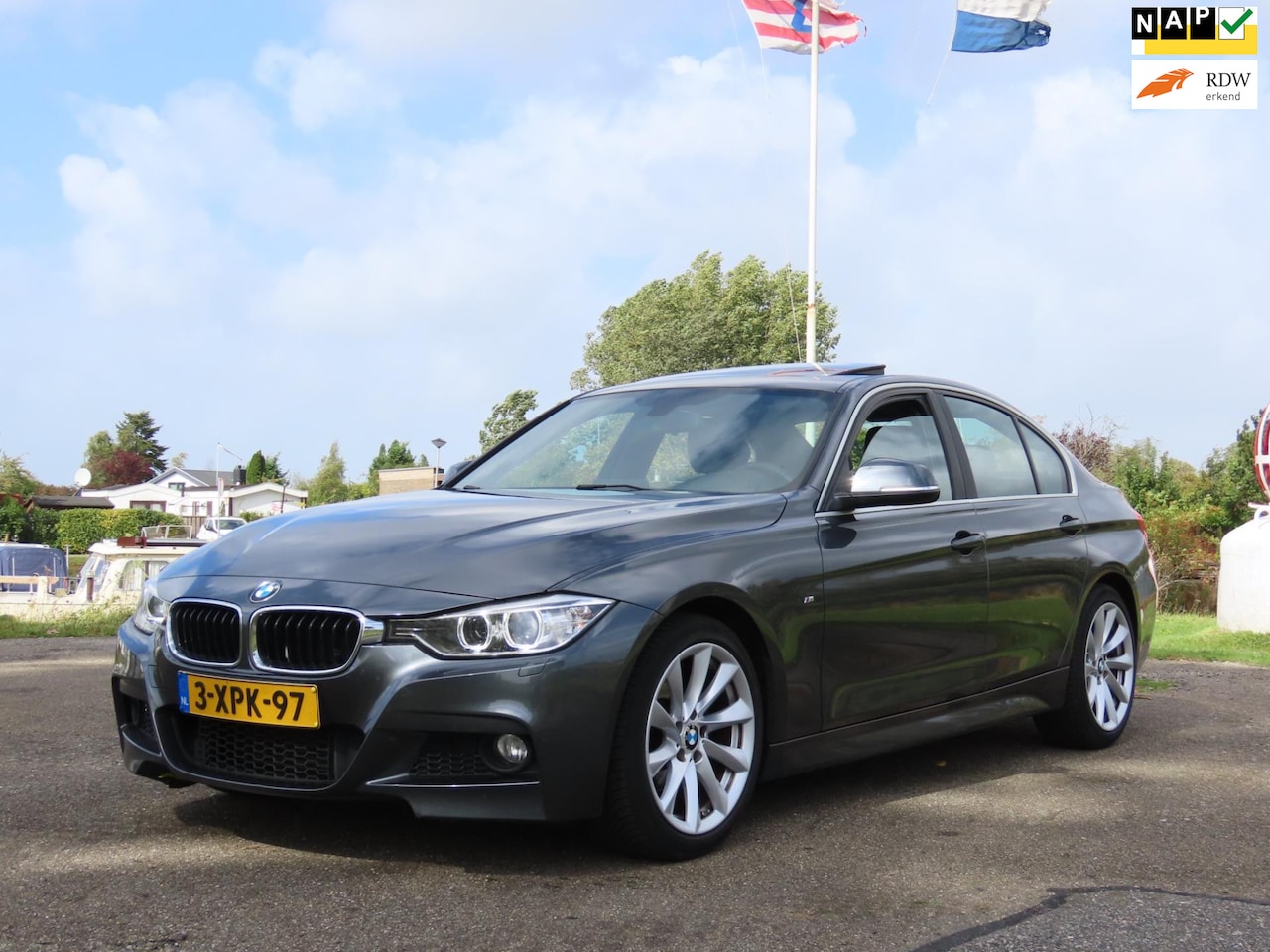 BMW 3-serie - 320i High Executive *184PK M-Sport ! *Dakje *Leer *Navi - AutoWereld.nl