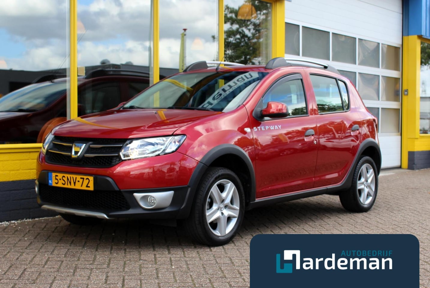 Dacia Sandero Stepway - 0.9 TCe Airco Navi Trekhaak - AutoWereld.nl