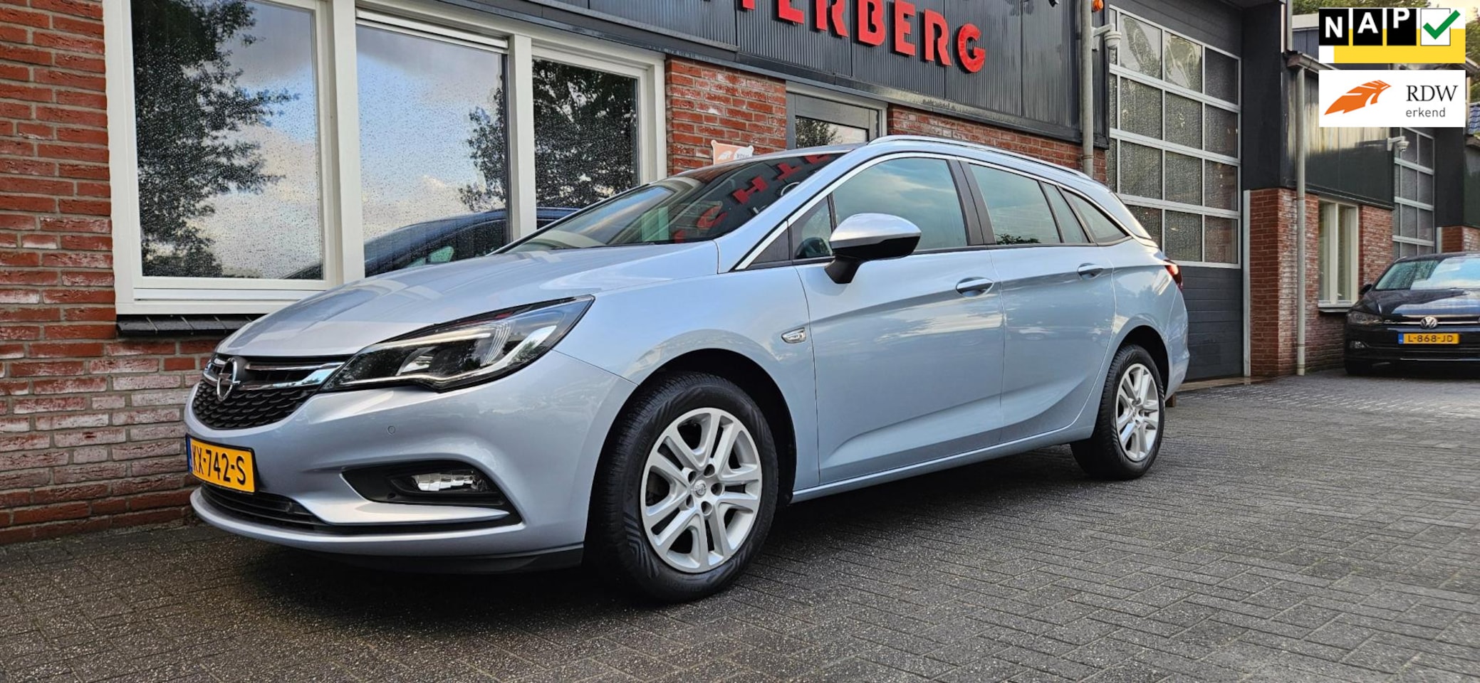 Opel Astra Sports Tourer - 1.0 Business+ Airco! Cruise Control! Navigatie/Carplay! Dealer Onderhouden! - AutoWereld.nl