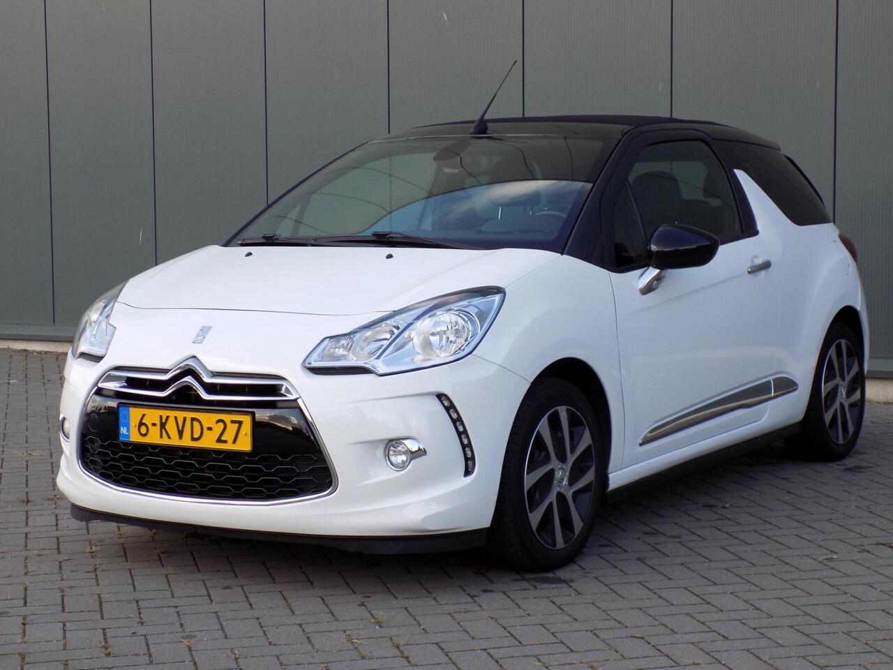 Citroën DS3 Cabrio - 1.2 VTi Chic Airco - AutoWereld.nl