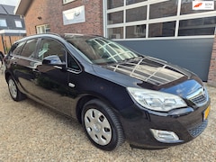 Opel Astra Sports Tourer - 1.6 *Olie in koelsysteem