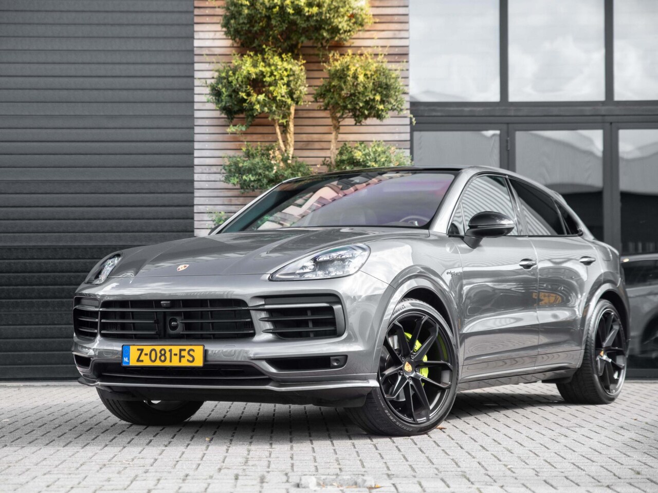Porsche Cayenne Coupé - 3.0 E-Hybrid Pano Luchtv ACC Bose - AutoWereld.nl