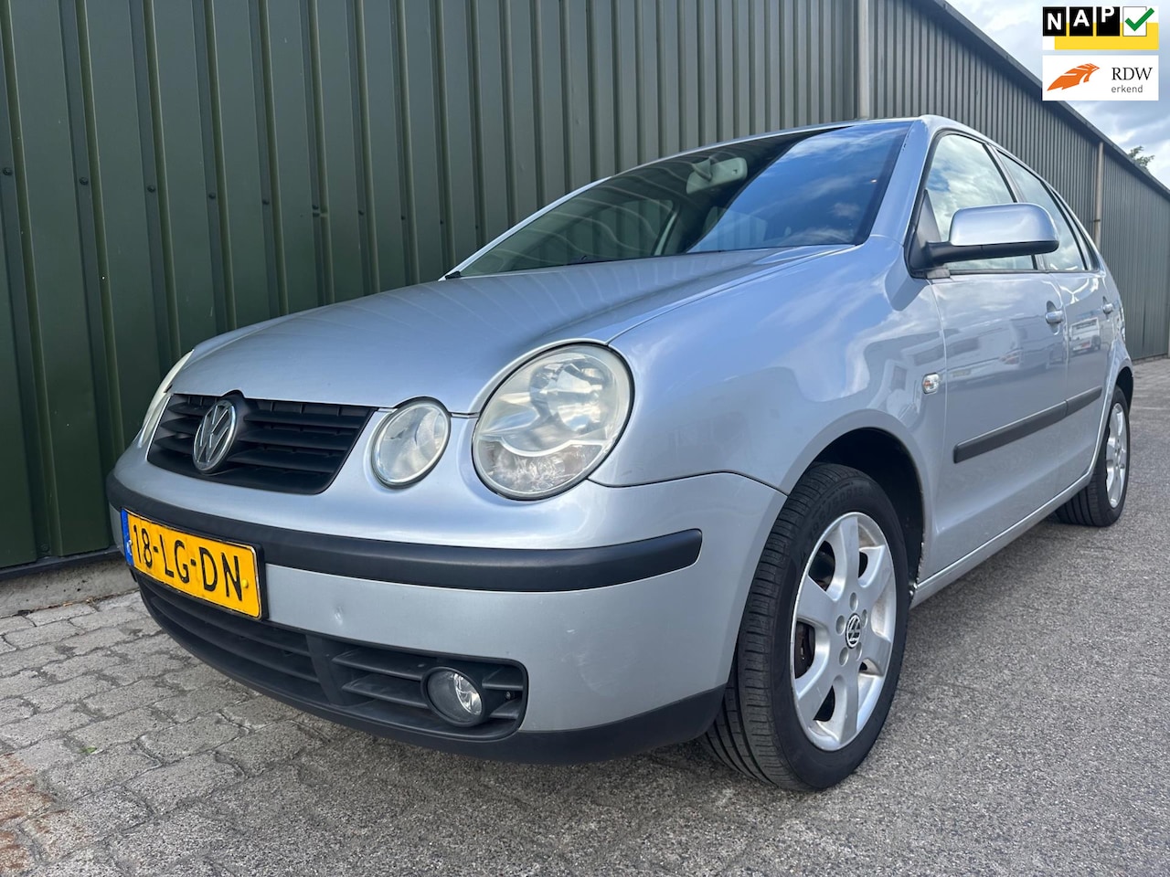 Volkswagen Polo - 1.4-16V Comfortline met Nieuwe APK - AutoWereld.nl