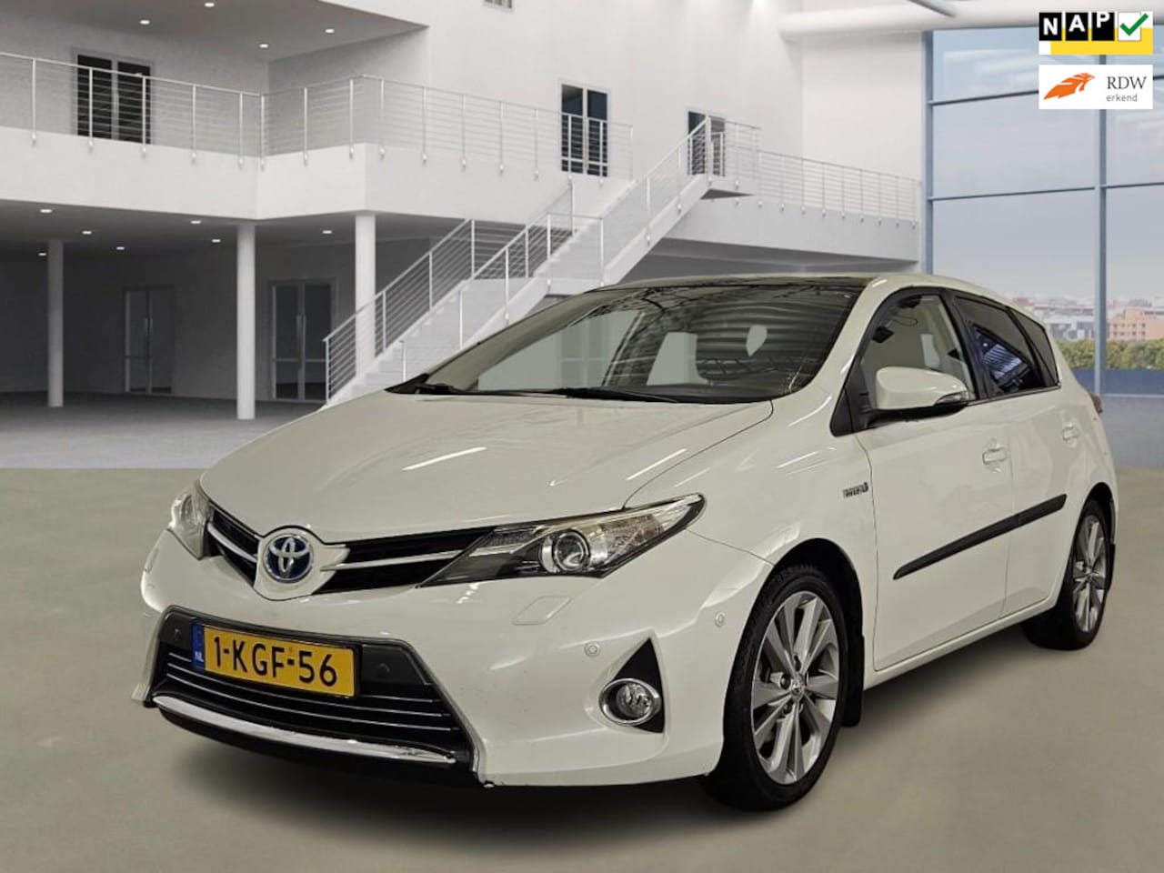Toyota Auris - 1.8 Hybrid Lease Pro 1.8 Hybrid Lease Pro - AutoWereld.nl