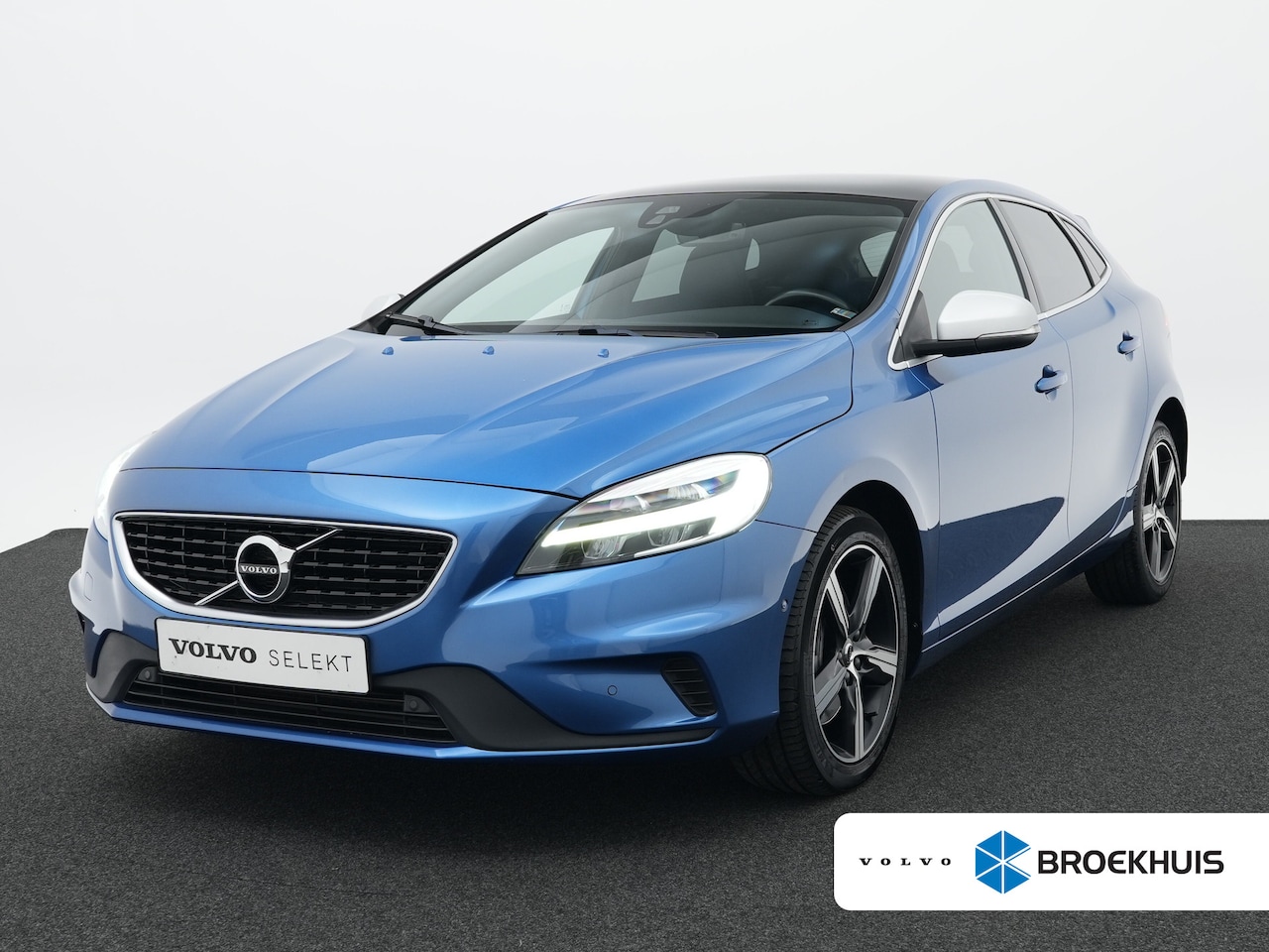 Volvo V40 - 1.5 T3 Polar+ Sport Luxury | Standkachel | Panoramadak | Keyless Entry | Harman Kardon | C - AutoWereld.nl